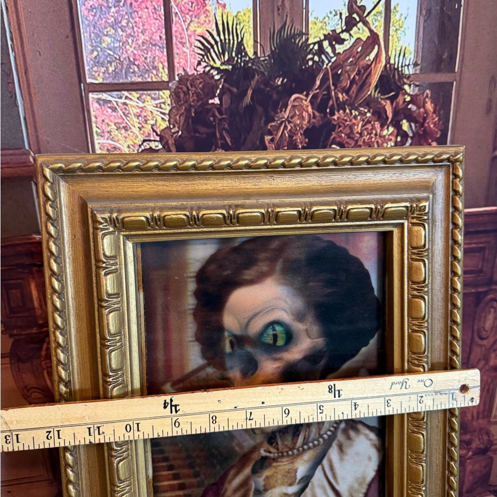 Vintage Look Framed Lenticular Changing Spooky Halloween Portrait Creepy Haunted - Picture 8 of 15